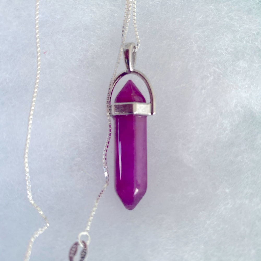 Adorable Magenta Agate silver necklace